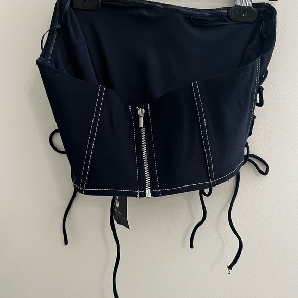 Garage crop top - Picture 3 of 4